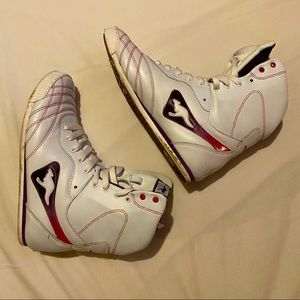 Fun, retro style Kangaroo high-top sneakers